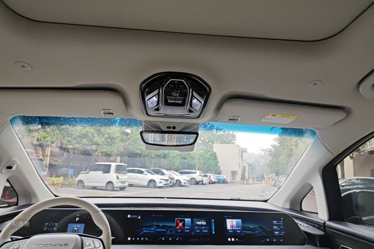 Forthing V9 2025 car image #20