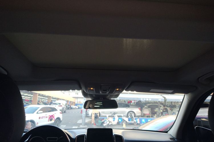 Mercedes-Benz GLE Class 2018 car image #20