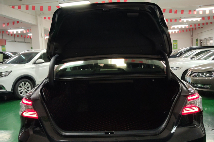 Toyota Camry 2018 car image #20