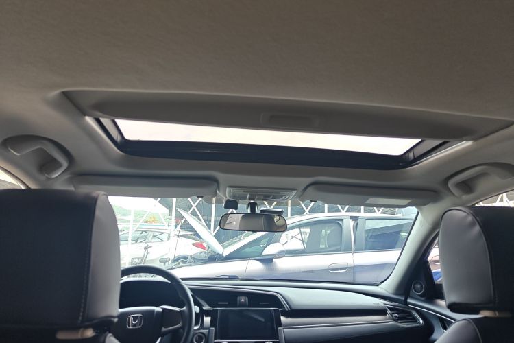 Honda Civic 2018 car image #20