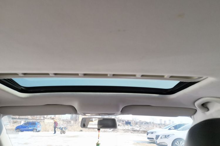 Skoda Rapid Spaceback 2014 car image #20