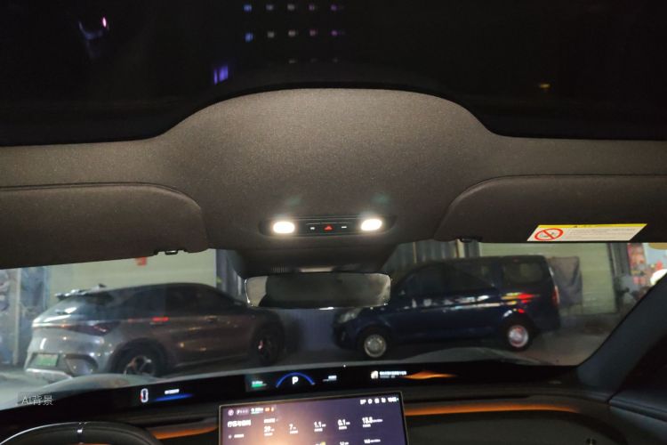 MI YU7 2025 car image #20