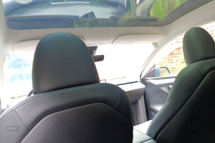 Tesla Model Y 2024 car image #20