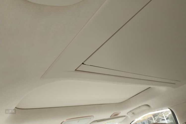 Lynk & Co 900 2025 car image #20