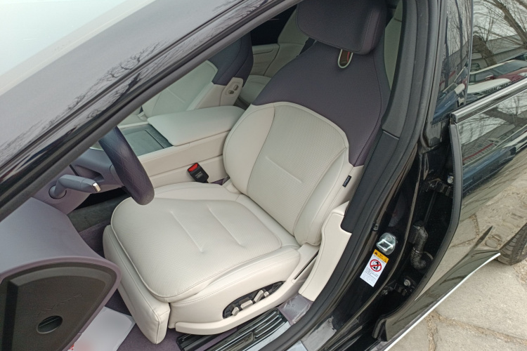 Avatr 12 2024 car image #20