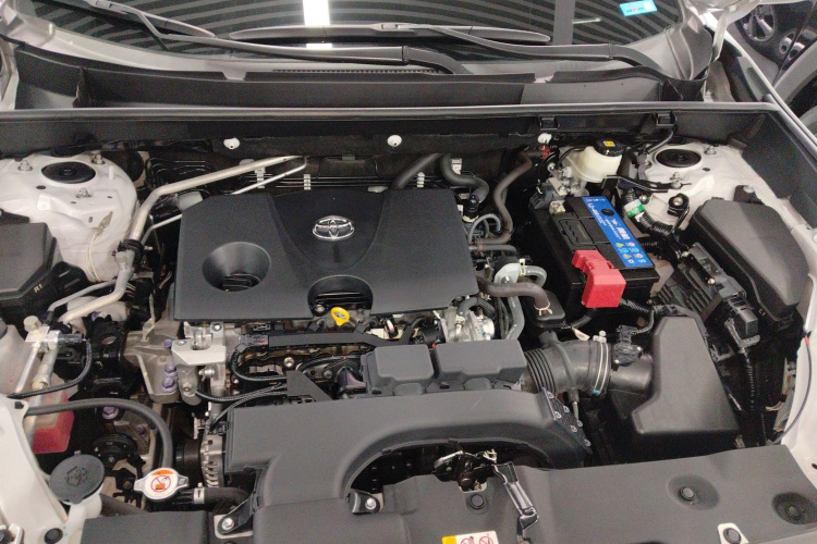 Toyota RAV4 2023 car image #20