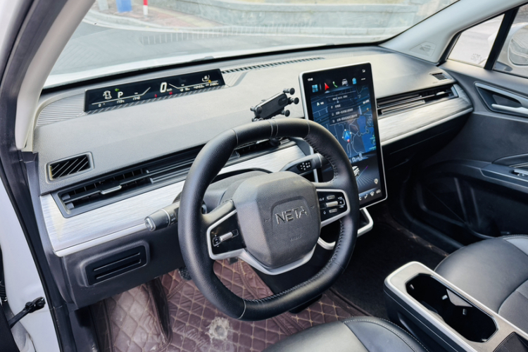 哪吒汽车 哪吒V 2023 #20 哪吒汽车 哪吒V 2023 汽车图片 #20