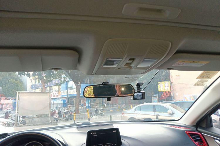 Mazda 3 Axela 2018 imagem de carro #20