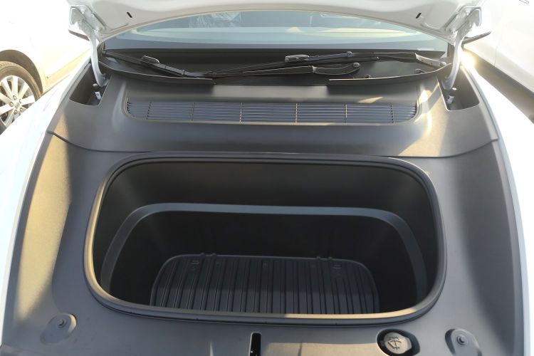 特斯拉 Model Y L 2025 汽车图片 #20