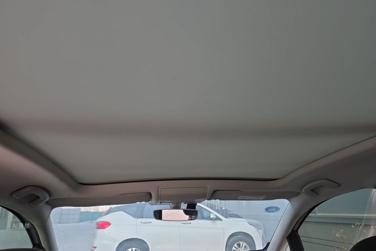 Volkswagen Touran 2018 immagine di auto #20