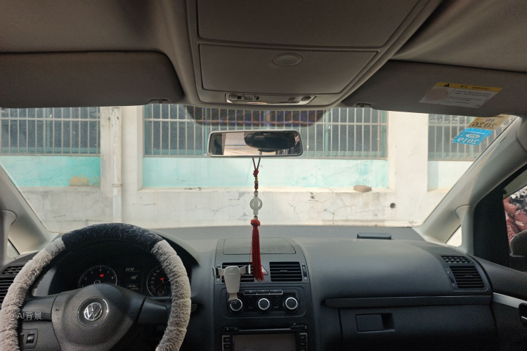 Volkswagen Touran 2015 car image #20