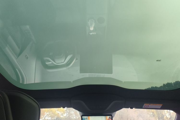 Avatr 06 2025 car image #20