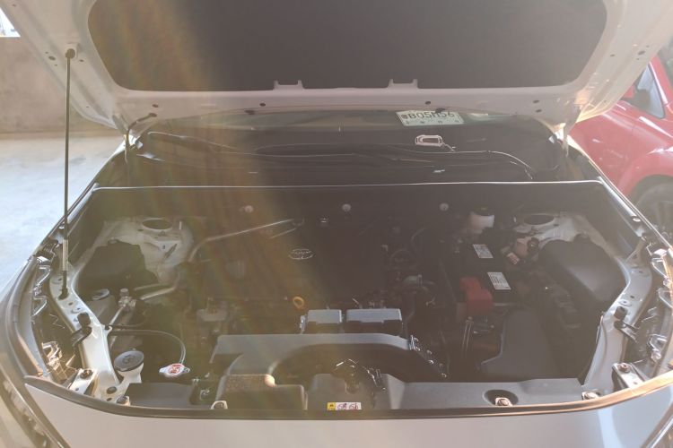 Toyota RAV4 2022 car image #20