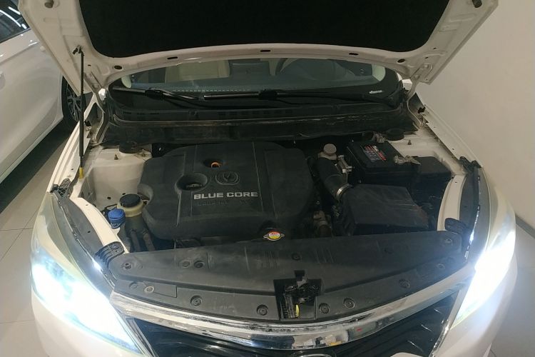 Changan Alsvin V7 2016 image de voiture #20