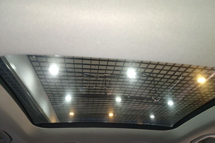 Mercedes-Benz GLA Class 2016 immagine di auto #20