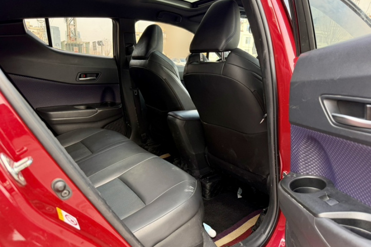 Toyota C-HR 2020 car image #20