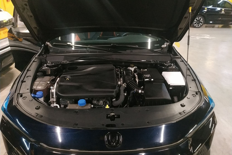 Changan UNI-V 2024 car image #20