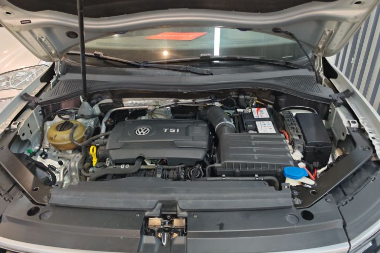 Volkswagen Tiguan L 2018 car image #20