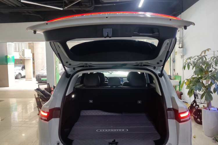 零跑汽车 零跑C10 2024 汽车图片 #20