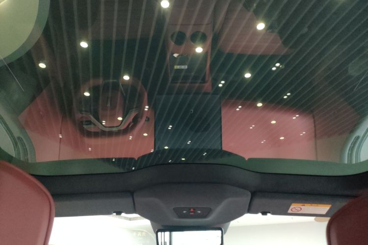 Avatr 06 2025 car image #20