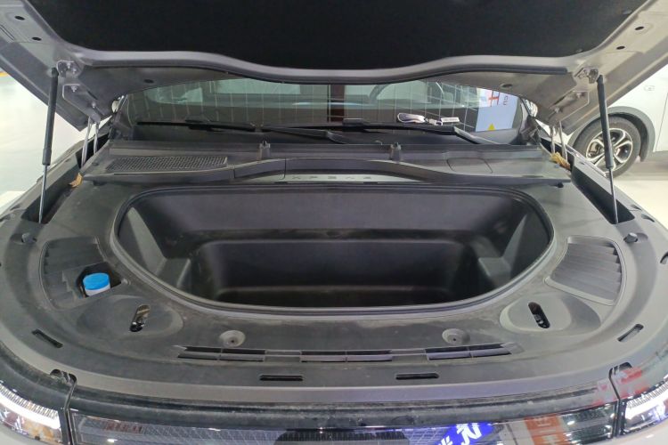 Xpeng G9 2023 #20 Xpeng G9 2023 car image #20