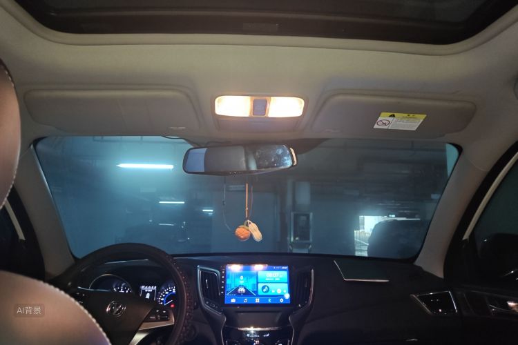 Changan CS35 2018 صورة سيارة #20