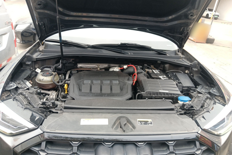 Audi Q3 2021 صورة سيارة #20