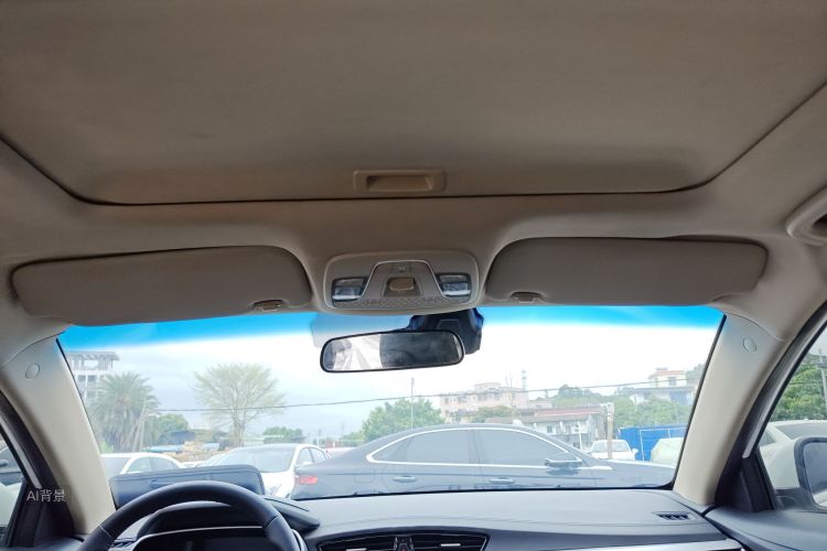 Emgrand 2019 car image #20