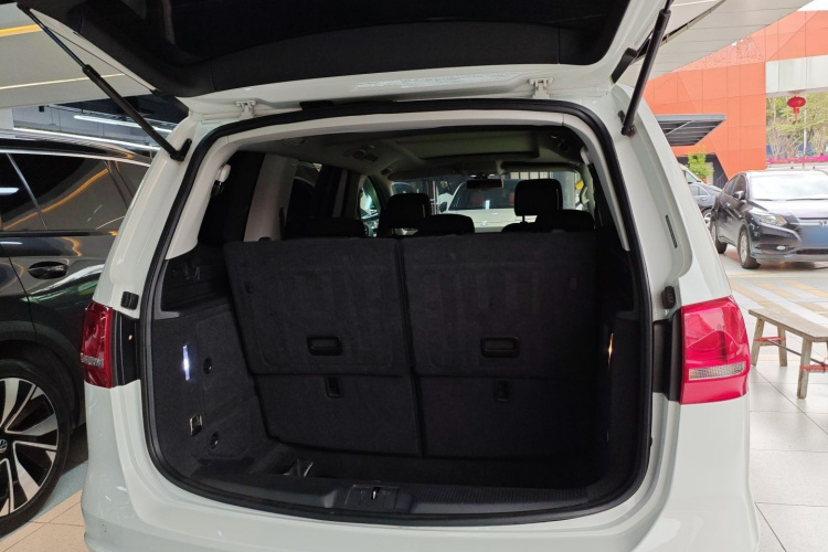 Volkswagen Sharan 2014 car image #20