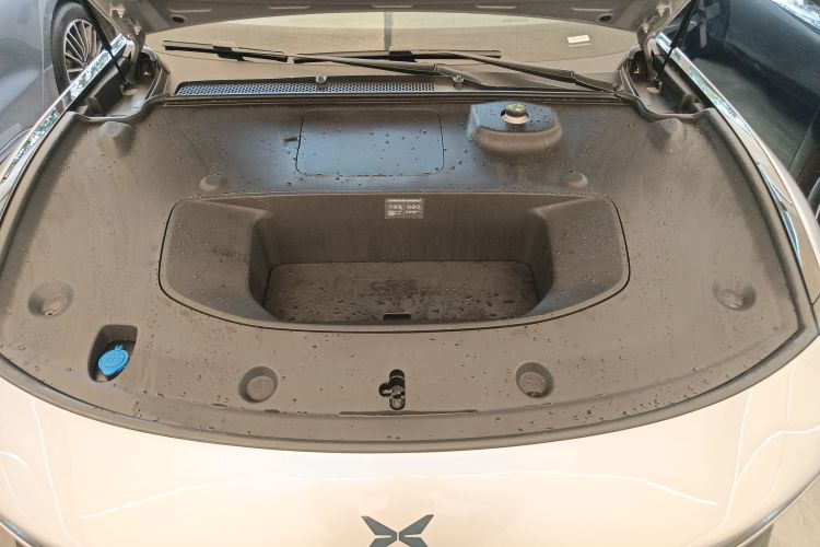 Xpeng P7 2025 imagen de coche #20