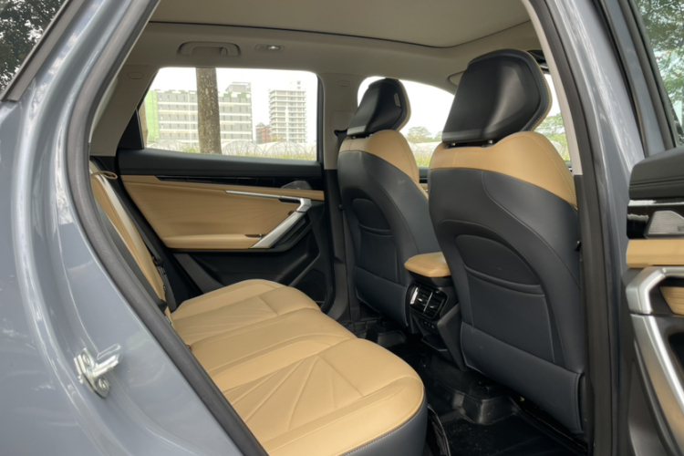 GEELY Boyue L 2024 car image #20