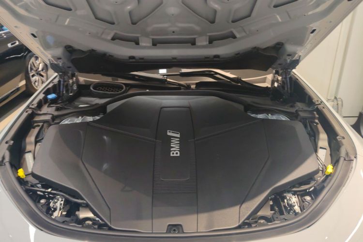 BMW i7 2025 изображение автомобиля #20