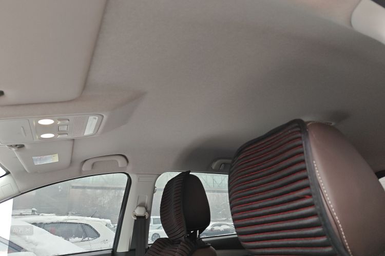 Forthing T5 2023 car image #20