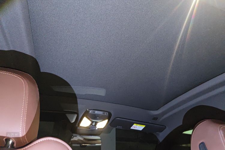 BMW X6 2024 car image #20