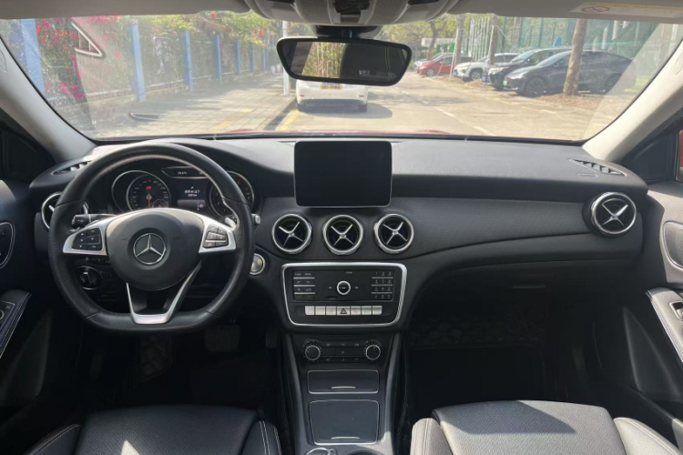 Mercedes-Benz GLA Class 2020 car image #20