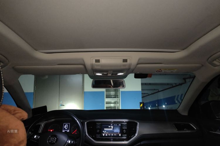 Volkswagen T-Roc 2019 car image #20