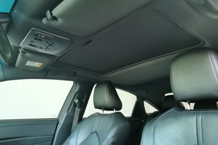 Toyota Avalon 2021 car image #20