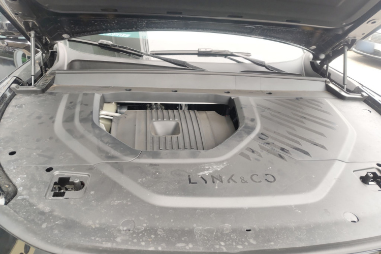 Lynk & Co 900 2025 car image #20
