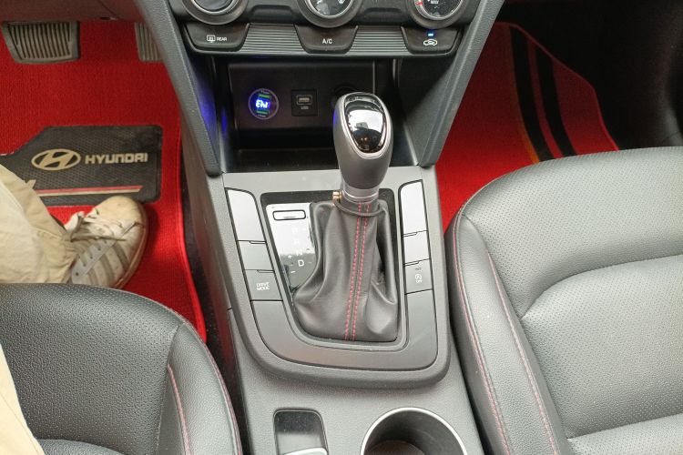 Hyundai Elantra AD 2020 immagine di auto #20