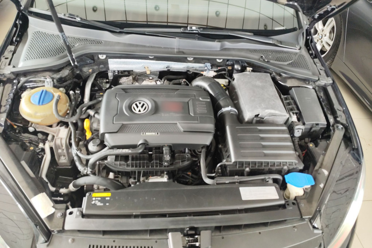 Volkswagen GolfGTI 2017 immagine di auto #20