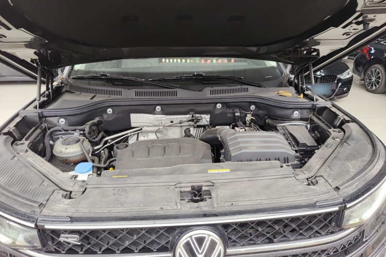 Volkswagen Tavendor 2023 car image #20