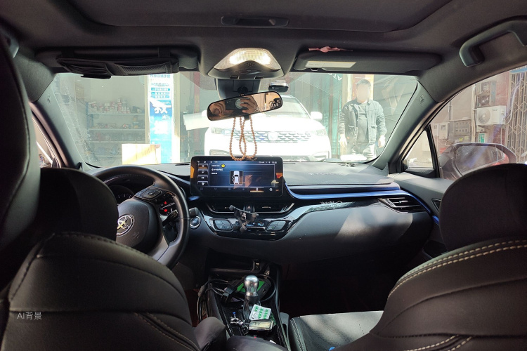 Toyota C-HR 2019 immagine di auto #20