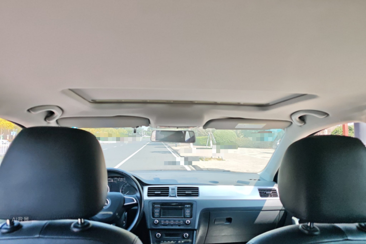 Skoda Rapid Spaceback 2015 immagine di auto #20