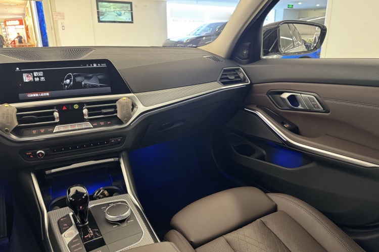 BMW 3 Series 2022 car image #20