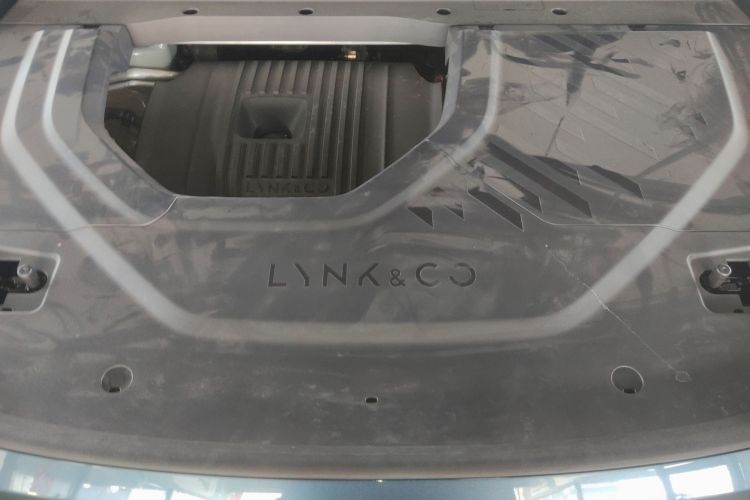 Lynk & Co 900 2025 car image #20