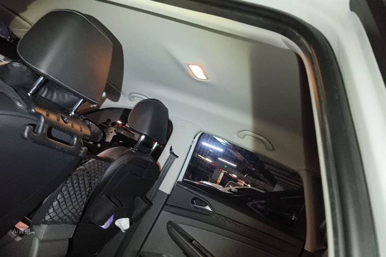 VS5 2020 car image #20