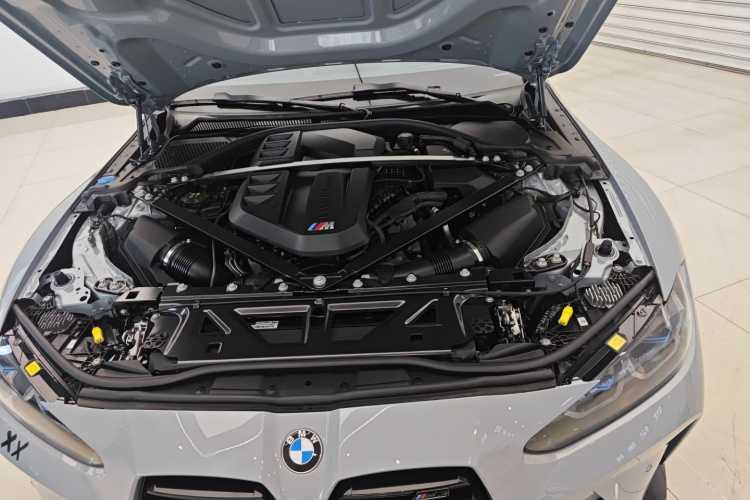 BMW M3 2024 immagine di auto #20