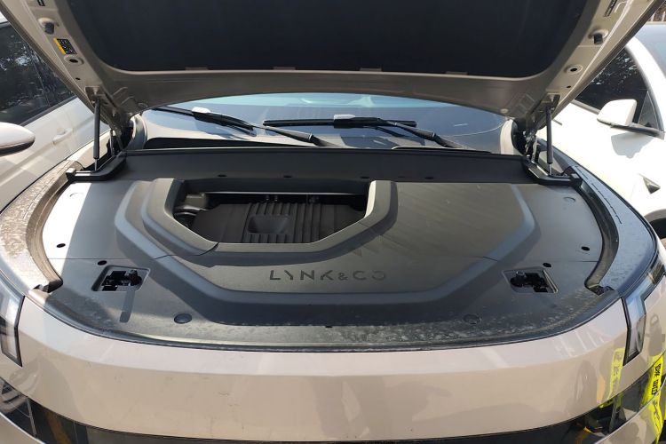 Lynk & Co 900 2025 car image #20