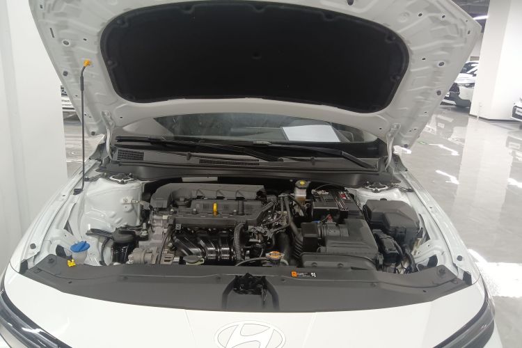 Hyundai Elantra 2024 immagine di auto #20