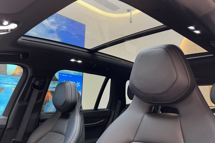 Lynk & Co 09 2022 car image #20